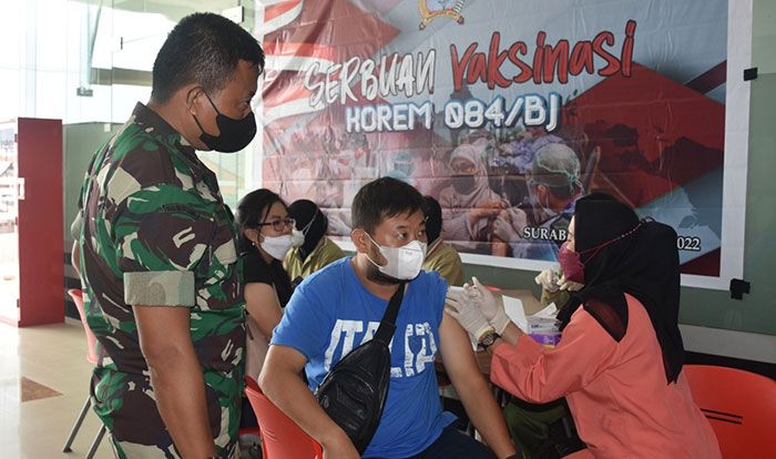 Korem 084/Bhaskara Jaya Gelar Serbuan Vaksinasi Covid-19 Korem 084/Bhaskara Jaya Gelar Serbuan Vaksinasi Covid-19