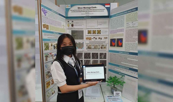 Gubernur Khofifah Bangga, Ekstrak Kelor Bikin Siswi SMAN 5 Surabaya Juara di Taiwan Gubernur Khofifah Bangga, Ekstrak Kelor Bikin Siswi SMAN 5 Surabaya Juara di Taiwan