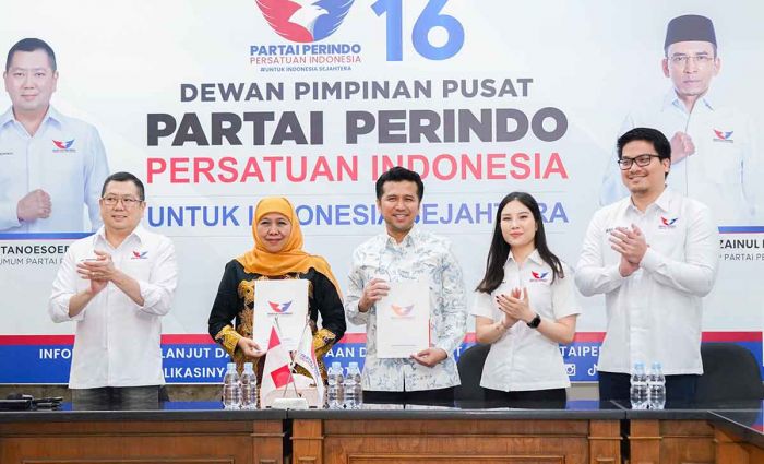 Khofifah-Emil Resmi Terima Surat Dukungan dari Perindo untuk Pilgub Jatim 2024 Khofifah-Emil Resmi Terima Surat Dukungan dari Perindo untuk Pilgub Jatim 2024