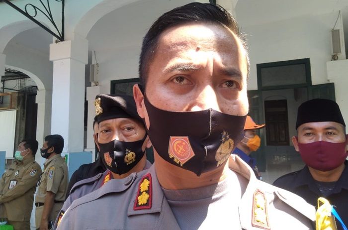 Tuban Zona Merah, Pelanggar Protokol Covid-19 Disanksi Denda Rp 100 Ribu Tuban Zona Merah, Pelanggar Protokol Covid-19 Disanksi Denda Rp 100 Ribu