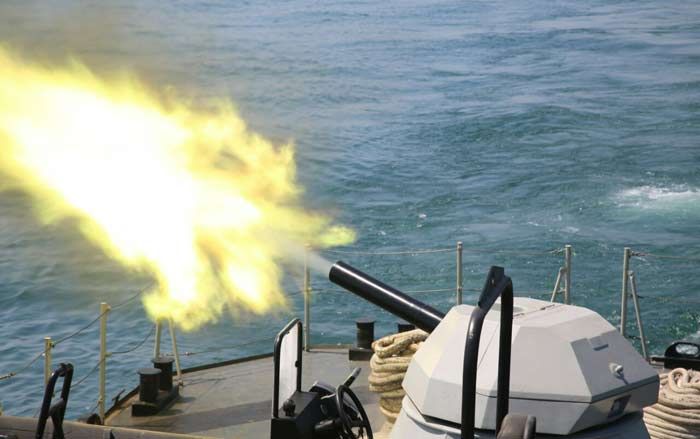 Meriam 30 MM KRI Tombak-629 Berhasil Hancurkan Sasaran Meriam 30 MM KRI Tombak-629 Berhasil Hancurkan Sasaran