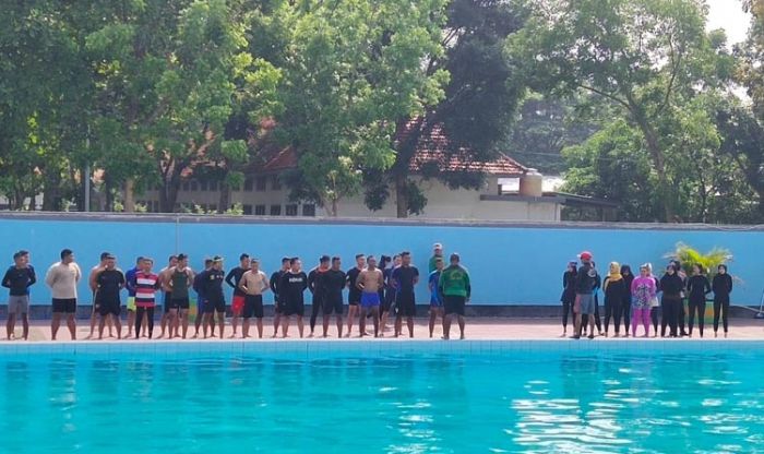 Pemkot Surabaya Miliki Tim Penyelamat Perempuan untuk Evakuasi Korban Bencana di Perairan Pemkot Surabaya Miliki Tim Penyelamat Perempuan untuk Evakuasi Korban Bencana di Perairan