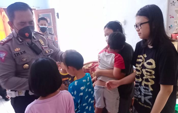 Jumat Berkah, Satlantas Polres Ngawi, Santuni Anak Yatim Piatu Terdampak Covid-19 Jumat Berkah, Satlantas Polres Ngawi, Santuni Anak Yatim Piatu Terdampak Covid-19
