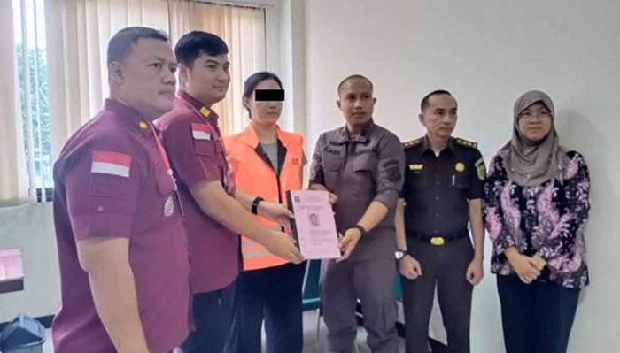 Kasus WN Tiongkok Joki Bahasa Inggris Dilimpahkan ke Kejari Surabaya Kasus WN Tiongkok Joki Bahasa Inggris Dilimpahkan ke Kejari Surabaya