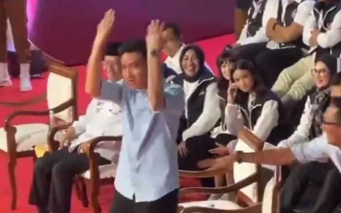 KPU Peringatkan Gibran Agar Tidak Provokasi Penonton saat Debat Ketiga KPU Peringatkan Gibran Agar Tidak Provokasi Penonton saat Debat Ketiga