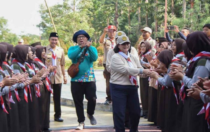 Zanariah Lepas Kontingen Kwarcab Gerakan Pramuka Kota Kediri Ikuti Raimuna Daerah Jawa Timur XIV Zanariah Lepas Kontingen Kwarcab Gerakan Pramuka Kota Kediri Ikuti Raimuna Daerah Jawa Timur XIV