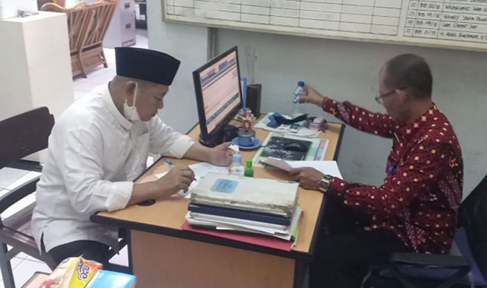 Mantan Bupati Sidoarjo Saiful Ilah Bebas dari Penjara, Langsung Dirawat di RS Mantan Bupati Sidoarjo Saiful Ilah Bebas dari Penjara, Langsung Dirawat di RS
