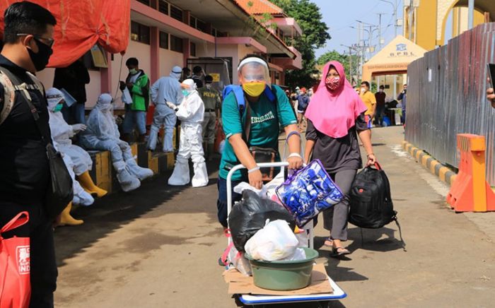 Tes Swab Capai 38.512 Orang, Kesembuhan Pasien Covid-19 di Surabaya Tiap Hari Bertambah Tes Swab Capai 38.512 Orang, Kesembuhan Pasien Covid-19 di Surabaya Tiap Hari Bertambah