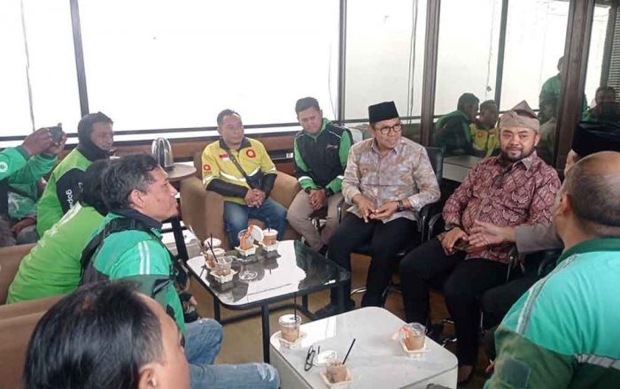Driver Ojol di Kota Batu Harap Kondisi Tetap Kondusif dan Aman Pasca Kematian Affan Kurniawan Driver Ojol di Kota Batu Harap Kondisi Tetap Kondusif dan Aman Pasca Kematian Affan Kurniawan
