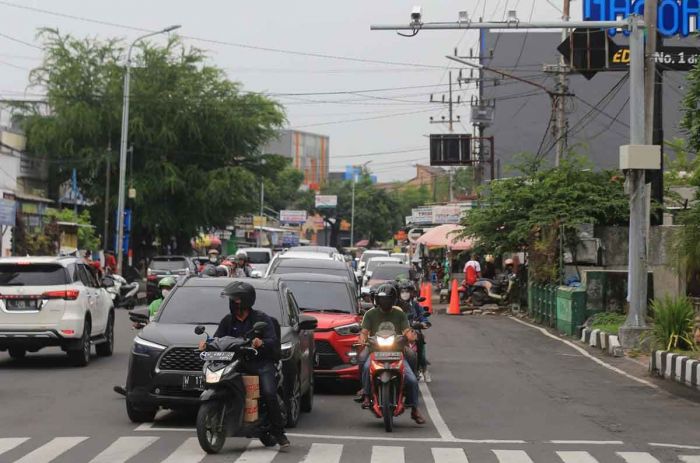 Kelabui Kamera ETLE, Pelanggar Lalu Lintas di Sidoarjo Copot Pelat Nomor