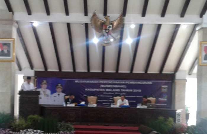 Bupati Malang Minta Dukungan Pusat untuk Peningkatan Bandara Abd. Saleh Bupati Malang Minta Dukungan Pusat untuk Peningkatan Bandara Abd. Saleh