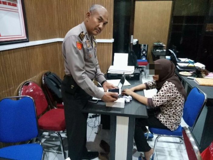 Meski Seprofesi, Perawat di Blitar Tega Curi HP Rekannya Sendiri Meski Seprofesi, Perawat di Blitar Tega Curi HP Rekannya Sendiri