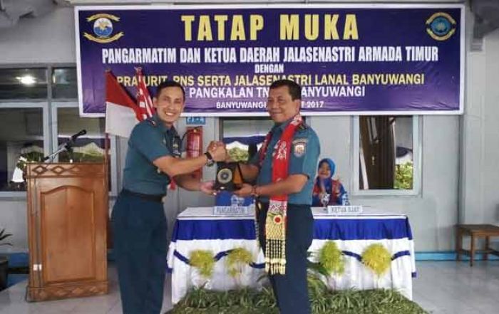 Kunjungan Kerja Pangarmatim di Lanal Banyuwangi Kunjungan Kerja Pangarmatim di Lanal Banyuwangi