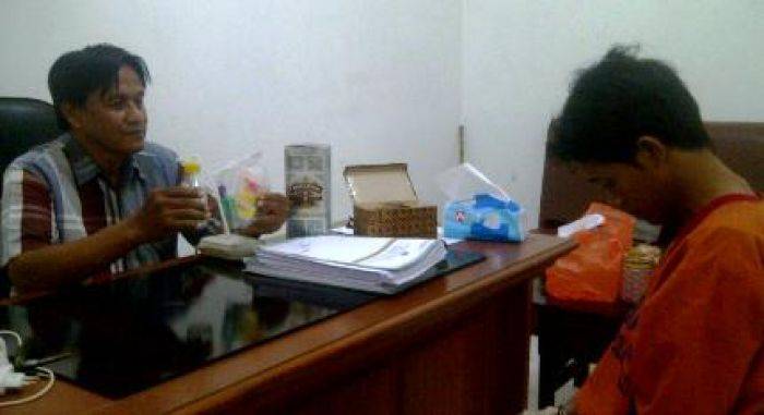 Kurir SS asal Krian Sidoarjo Dicokok Kurir SS asal Krian Sidoarjo Dicokok