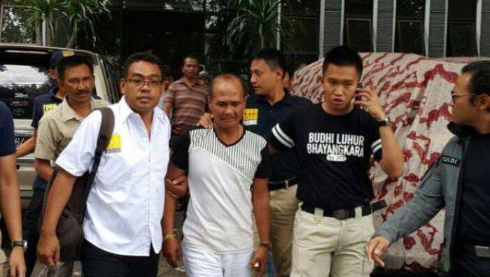 Polisi Ciduk Daeng Aziz, Pengacara: Unsur Hukum Belum Valid Polisi Ciduk Daeng Aziz, Pengacara: Unsur Hukum Belum Valid