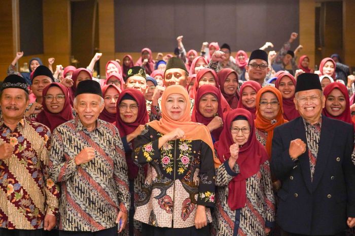 Persilakan Buka Cabang, Khofifah: Pendidikan Khadijah Berbasis Pesantren Kota dan Aswaja Persilakan Buka Cabang, Khofifah: Pendidikan Khadijah Berbasis Pesantren Kota dan Aswaja