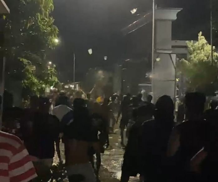 Viral Tawuran Dua Kelompok Remaja Bersajam di Panceng Gresik, 2 Orang Alami Luka Serius