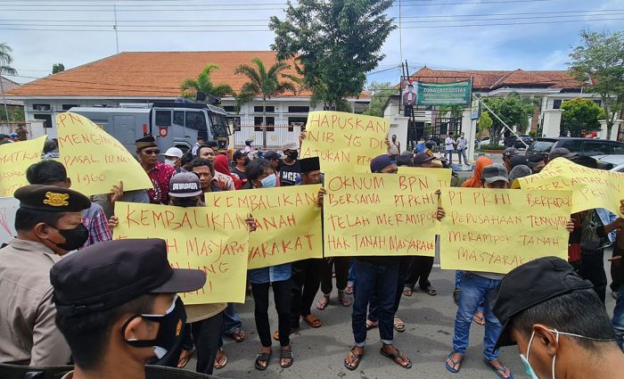 Nganggur Selama 40 Tahun, Masyarakat Bangkalan Tuntut Pencabutan Konsesi Lahan PT. PKHI 444,7 Ha Nganggur Selama 40 Tahun, Masyarakat Bangkalan Tuntut Pencabutan Konsesi Lahan PT. PKHI 444,7 Ha