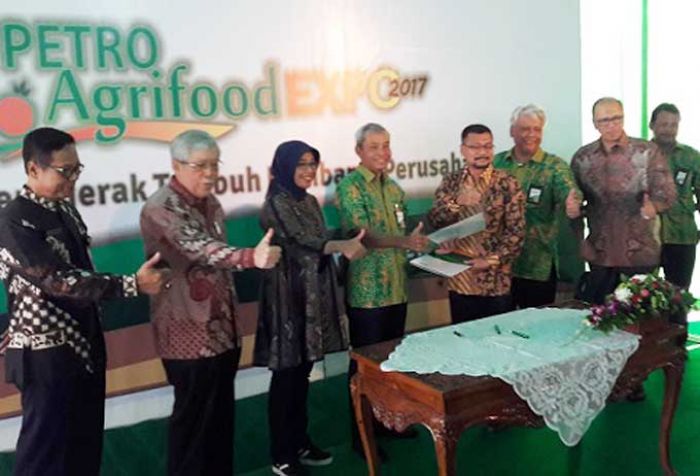 Sekda Gresik Apresiasi Petrokimia dalam Membantu Penghijauan Kota Gresik Sekda Gresik Apresiasi Petrokimia dalam Membantu Penghijauan Kota Gresik