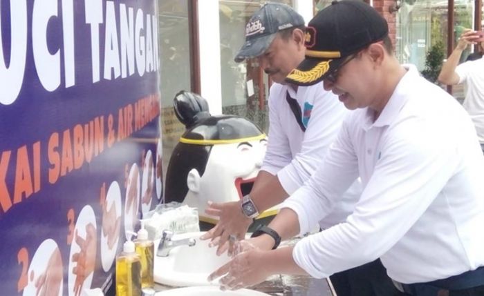 Forkopimda Kompak Ikut Jalan Sehat KWB dan Jatim Sehat Forkopimda Kompak Ikut Jalan Sehat KWB dan Jatim Sehat