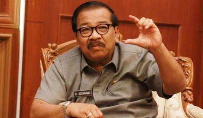 Wacana Rokok Rp 50 Ribu per Bungkus, Soekarwo: Tutup Saja Semua Pabrik Wacana Rokok Rp 50 Ribu per Bungkus, Soekarwo: Tutup Saja Semua Pabrik