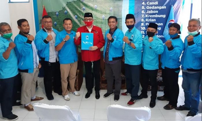 Jelang Pendaftaran ke KPU Sidoarjo, Kelana-Dwi Astutik Terima Dukungan Partai Gelora Jelang Pendaftaran ke KPU Sidoarjo, Kelana-Dwi Astutik Terima Dukungan Partai Gelora