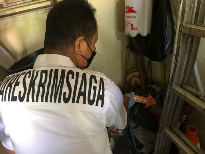 Kasatreskrim Polres Gresik Tegaskan Mantan Anggota Kodim Tewas Gantung Diri di Gudang IBC Kasatreskrim Polres Gresik Tegaskan Mantan Anggota Kodim Tewas Gantung Diri di Gudang IBC