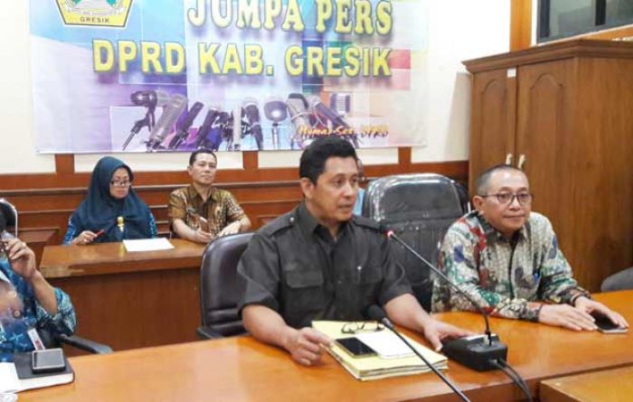 DPRD Gresik Janji All Out Tuntaskan Penanganan Banjir Kali Lamong DPRD Gresik Janji All Out Tuntaskan Penanganan Banjir Kali Lamong
