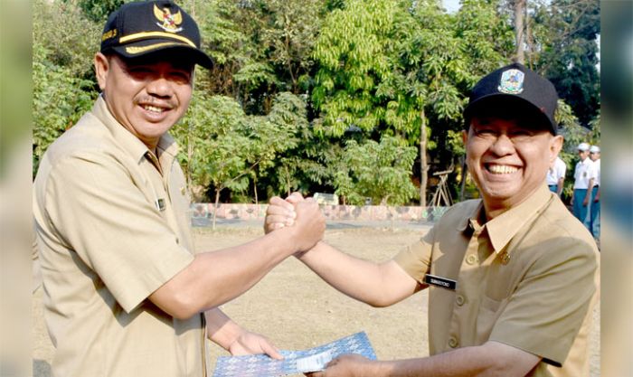 SMAN 1 Puri Sabet Dua Trofi Kadarkum