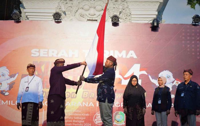 Kirab Pemilu 2024 Jalur VI Tiba di Banyuwangi Kirab Pemilu 2024 Jalur VI Tiba di Banyuwangi