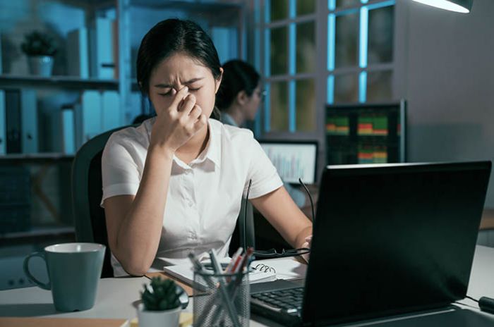 Berikut 4 Tips Mengatasi Mata Lelah Akibat Menatap Layar Laptop Terlalu Lama Berikut 4 Tips Mengatasi Mata Lelah Akibat Menatap Layar Laptop Terlalu Lama