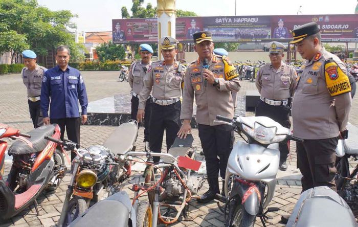 2 Pekan Razia Balap Liar di Sidoarjo, Polisi Amankan Ratusan Motor 2 Pekan Razia Balap Liar di Sidoarjo, Polisi Amankan Ratusan Motor