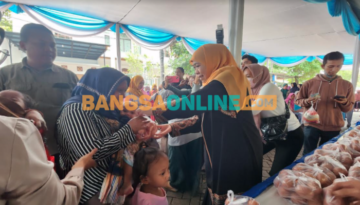 Prevalensi Stunting Jatim Terus Turun, Khofifah Ajak Semua Pihak Tekan hingga Angka 14 Persen