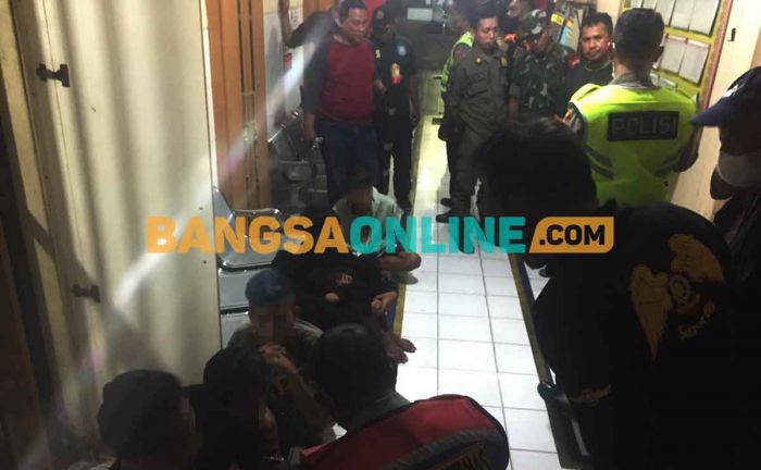 Selain Amankan 12 Pemabuk, Polisi di Surabaya Tangkap 6 Remaja Bersajam Selain Amankan 12 Pemabuk, Polisi di Surabaya Tangkap 6 Remaja Bersajam