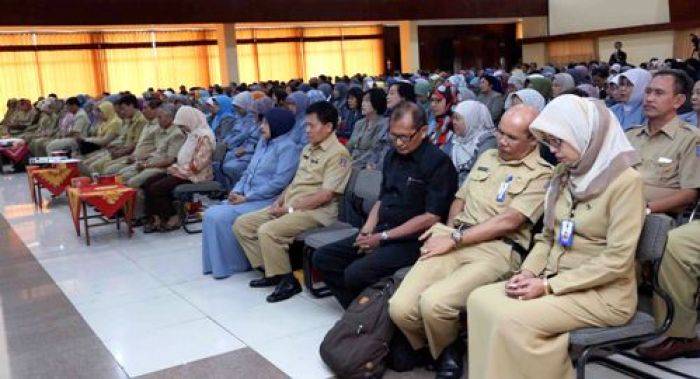 Risma: Jangan Curang Lagi Dalam Unas! Risma: Jangan Curang Lagi Dalam Unas!