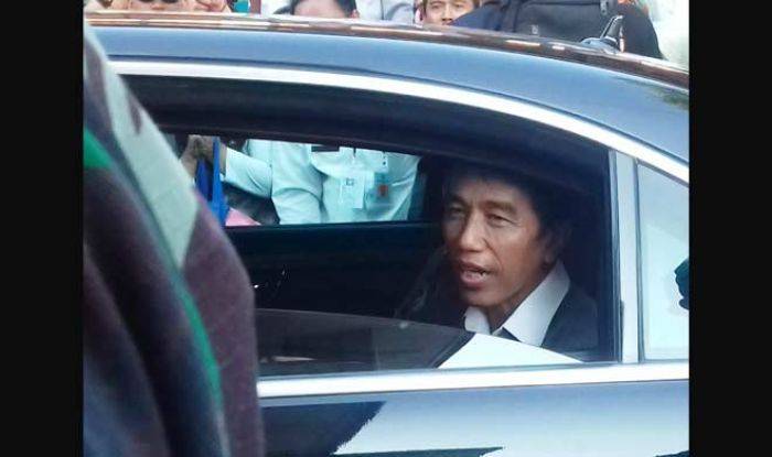 Kunjungi Kampung Nelayan di Situbondo, Presiden Bagikan Biskuit Balita, Bumil dan Anak-anak Kunjungi Kampung Nelayan di Situbondo, Presiden Bagikan Biskuit Balita, Bumil dan Anak-anak