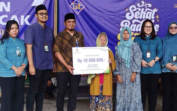 Tasyakuran Maulid Nabi, PT Sehat Tentrem Berikan Santunan ke Tukang Becak di Jombang Tasyakuran Maulid Nabi, PT Sehat Tentrem Berikan Santunan ke Tukang Becak di Jombang