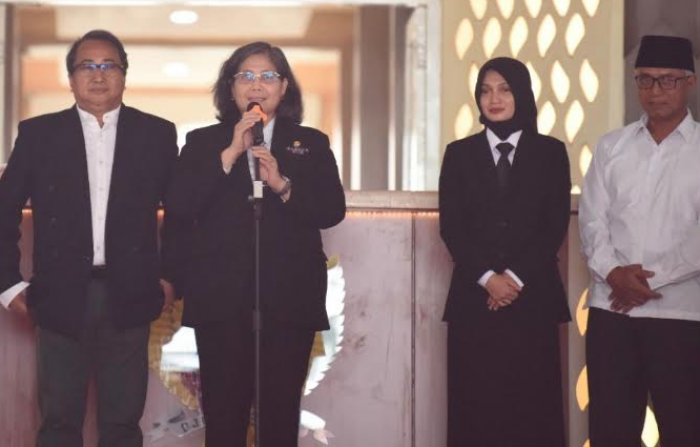 Pelepasan Pj Zanariah, Vinanda-Qowim Ucapkan Terima Kasih Atas Dedikasi untuk Kota Kediri Pelepasan Pj Zanariah, Vinanda-Qowim Ucapkan Terima Kasih Atas Dedikasi untuk Kota Kediri