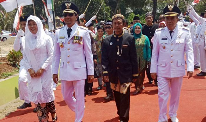 Resmikan Balai Desa, Bupati Irsyad Minta Kades Transparan Kelola Anggaran Resmikan Balai Desa, Bupati Irsyad Minta Kades Transparan Kelola Anggaran