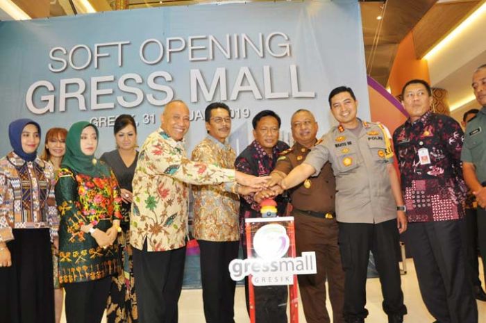 Soft Opening Gress Mall, Bupati Sambari Yakin Bisa Tarik Minat Investor Soft Opening Gress Mall, Bupati Sambari Yakin Bisa Tarik Minat Investor