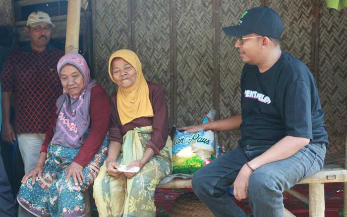 Bupati Sumenep Blusukan Kunjungi Nenek Hotipah dan Putriya di Rumah Reyotnya Bupati Sumenep Blusukan Kunjungi Nenek Hotipah dan Putriya di Rumah Reyotnya