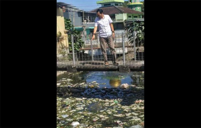 Kondisi Sejumlah Sungai di Kota Blitar Penuh Sampah