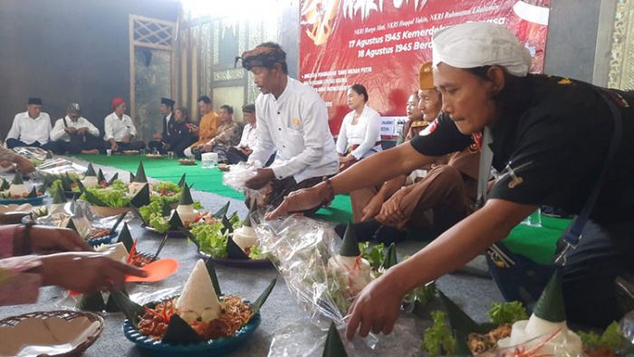 Situs Ndalem Pojok Kediri Gelar Upacara dan Tasyakuran Hari Jadi NKRI Situs Ndalem Pojok Kediri Gelar Upacara dan Tasyakuran Hari Jadi NKRI