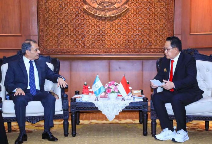 Terima Dubes Guatemala untuk Indonesia, Pj Gubernur Jatim Jajaki Kerja Sama Bidang Ekonomi hingga Bu Terima Dubes Guatemala untuk Indonesia, Pj Gubernur Jatim Jajaki Kerja Sama Bidang Ekonomi hingga Bu