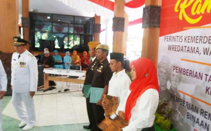 80 Napi Rutan Situbondo Dapat Remisi Kemerdekaan, 4 Orang Langsung Bebas 80 Napi Rutan Situbondo Dapat Remisi Kemerdekaan, 4 Orang Langsung Bebas