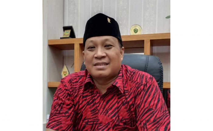 Muncul Spanduk Bergambar Alif-Mujid, Ketua PDIP Gresik: Turunkan Muncul Spanduk Bergambar Alif-Mujid, Ketua PDIP Gresik: Turunkan