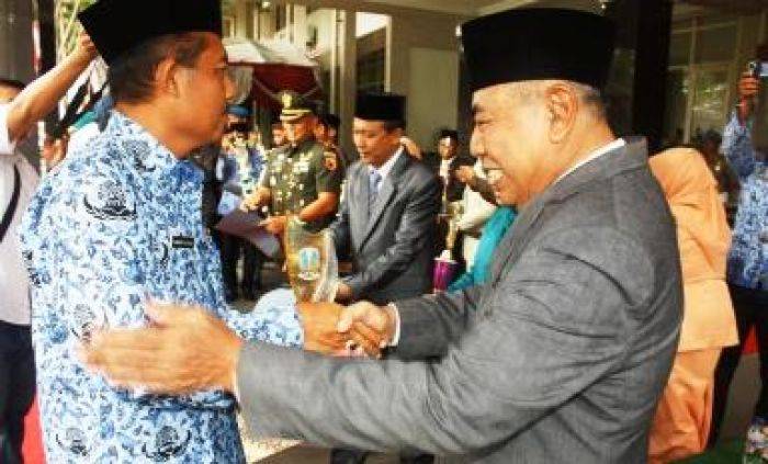 Peringatan Hardiknas dan Otoda ke -19, Wabub Sampang Ingatkan Pelajar Untuk Jauhi Narkoba Peringatan Hardiknas dan Otoda ke -19, Wabub Sampang Ingatkan Pelajar Untuk Jauhi Narkoba