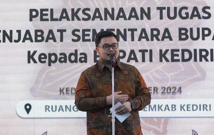 Dhito Minta Tim Relawan Segera Bersihkan APK Dhito Minta Tim Relawan Segera Bersihkan APK