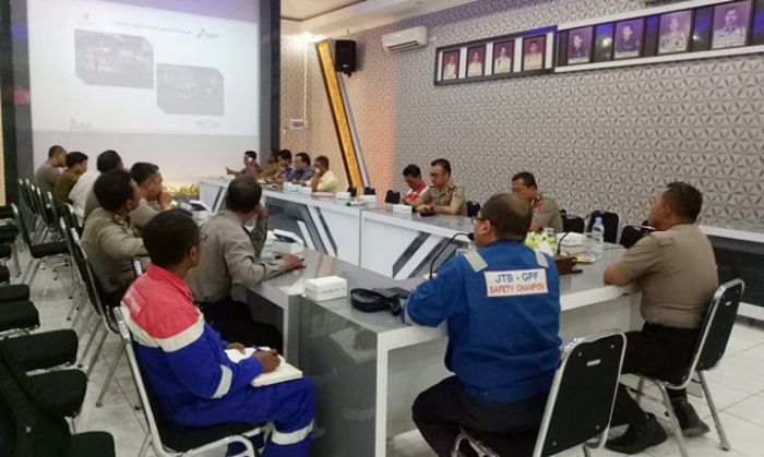 Malam Ini, Trailer Pengangkut Absorber Proyek JTB Mulai Melintasi Pantura Malam Ini, Trailer Pengangkut Absorber Proyek JTB Mulai Melintasi Pantura