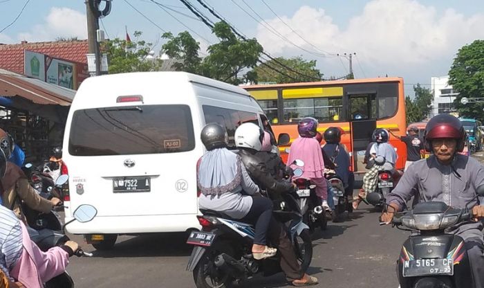 Terminal Hamid Rusdi Sepi, Angkot Pilih Ngetem di Pasar Induk Gadang Terminal Hamid Rusdi Sepi, Angkot Pilih Ngetem di Pasar Induk Gadang